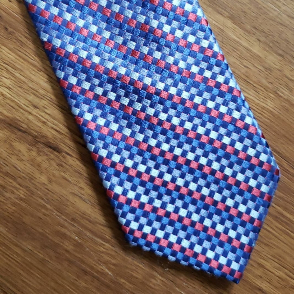Men's Bloomingdale's men's store tie